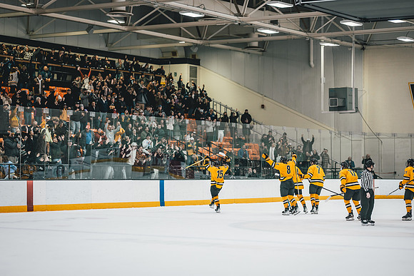MHOK vs UWSP G2-1-204