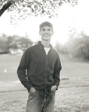 Oscar Senior Shoot-1-210