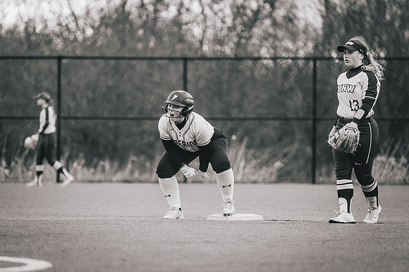 20240423_SoftballvsMartinLuther_Edits_Harry_-208