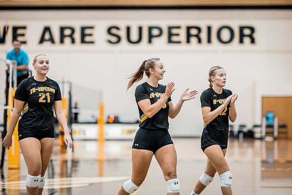 UWS VB vs. HU-1-52