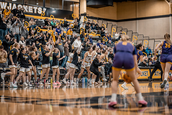UWS WBB vs UNW-1-100