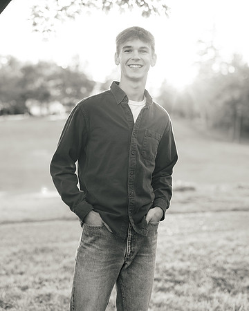 Oscar Senior Shoot-1-208