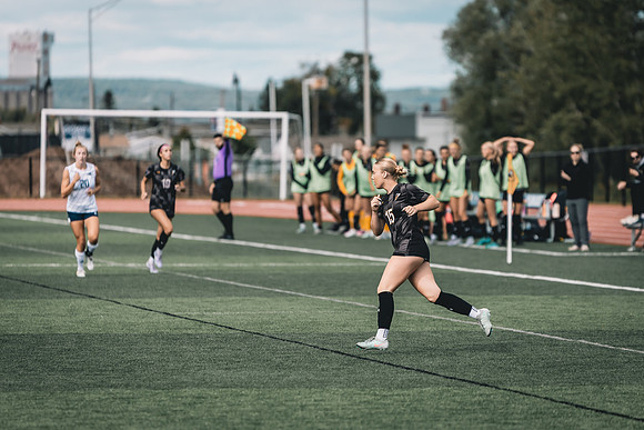 WSOC vs STOUT-1-37