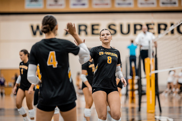 VB vs UW STOUT-1-210