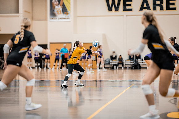 VB vs UW STOUT-1-199