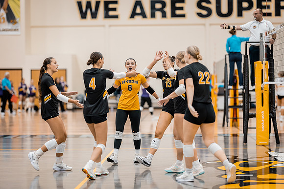 VB vs UW STOUT-1-172
