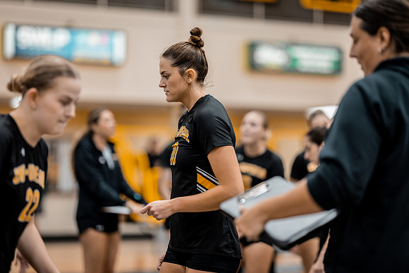 VB vs UW STOUT-1-214