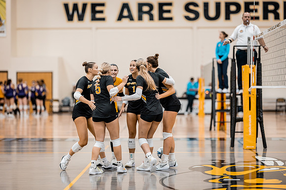 VB vs UW STOUT-1-137