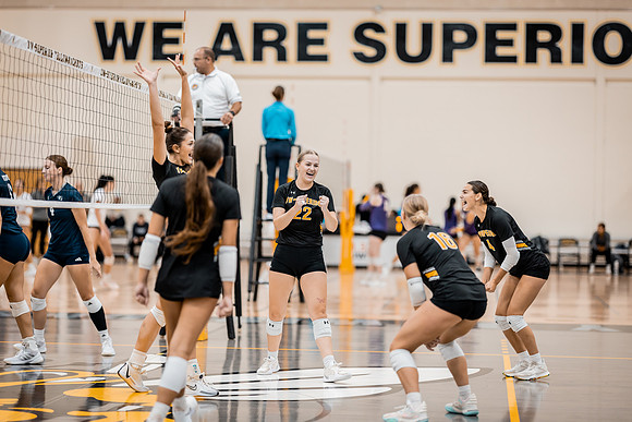 VB vs UW STOUT-1-109