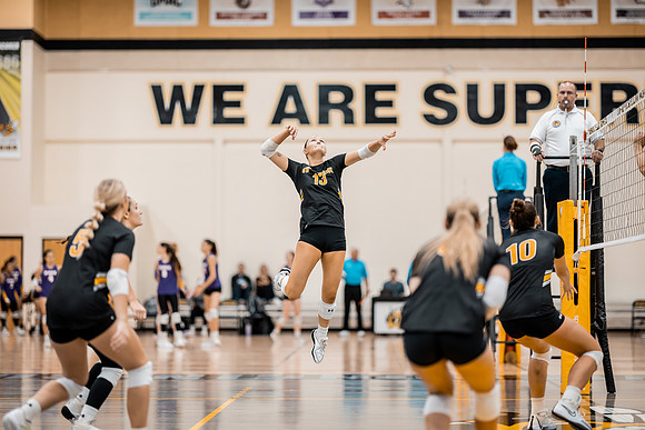 VB vs UW STOUT-1-145