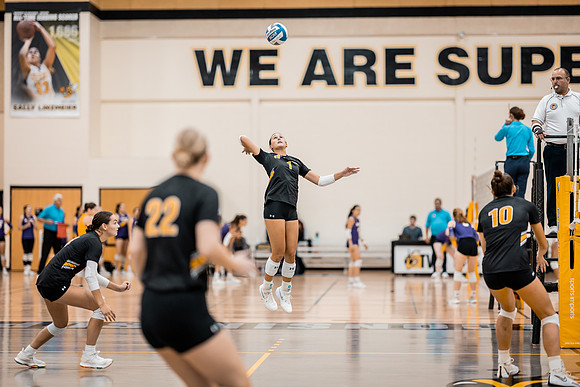 VB vs UW STOUT-1-182