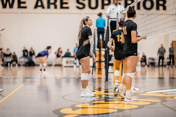 VB vs UW STOUT-1-197