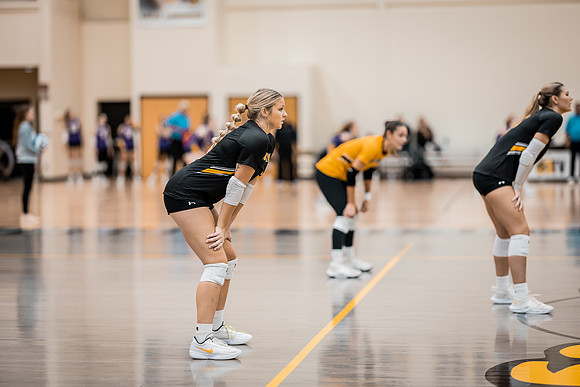 VB vs UW STOUT-1-195