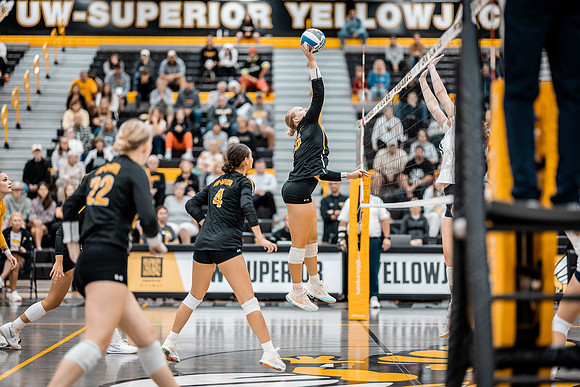 UWS VB vs CSS-1-124