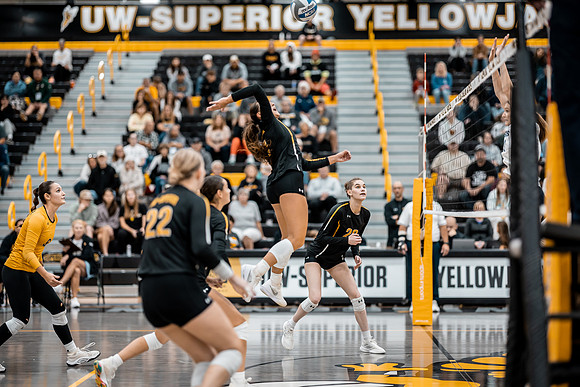 UWS VB vs CSS-1-142