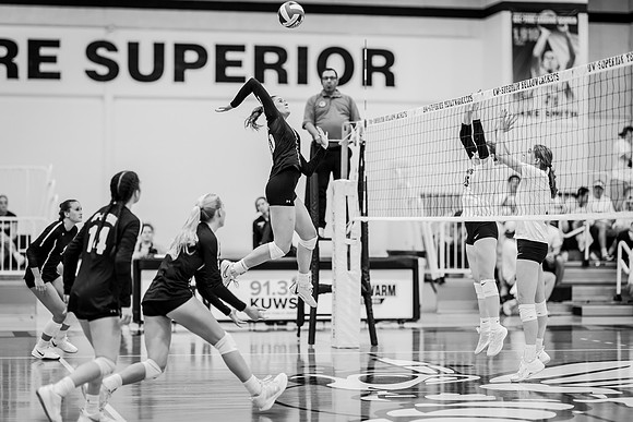 UWS VB vs. CSS-194