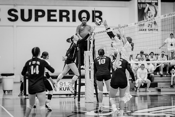 UWS VB vs. CSS-221