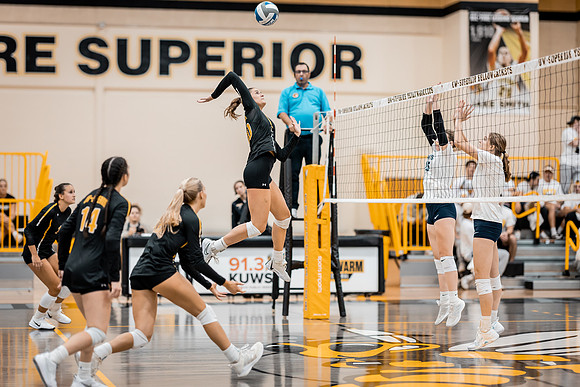 UWS VB vs. CSS-193