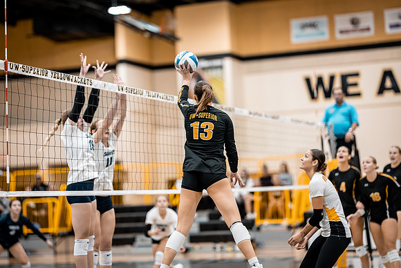 UWS VB vs. CSS-100