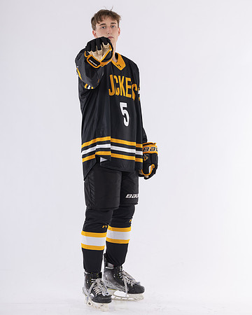 5 Jarek Caspersen Black 8