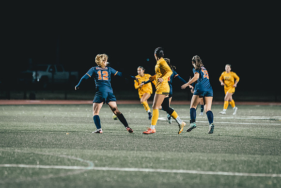 UWS WSOC vs MAC_-174