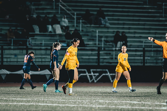 UWS WSOC vs MAC_-55