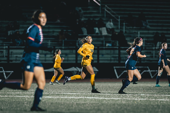 UWS WSOC vs MAC_-57