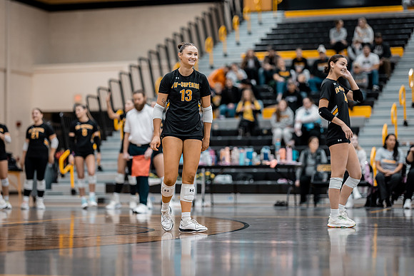 UWS VB vs CROWN-18
