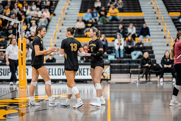 UWS VB vs CROWN-13