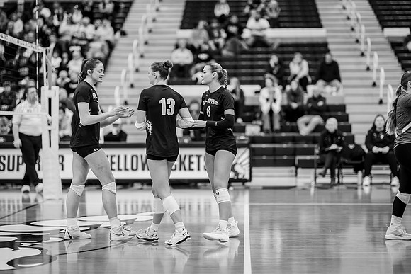 UWS VB vs CROWN-14