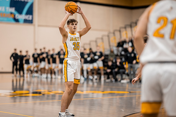 MBB vs UWRF-9