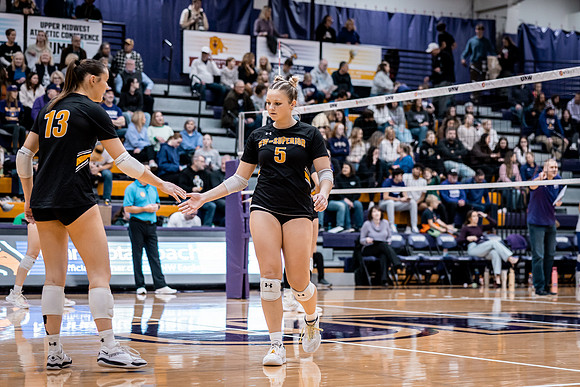 UWS VB vs UWS-7
