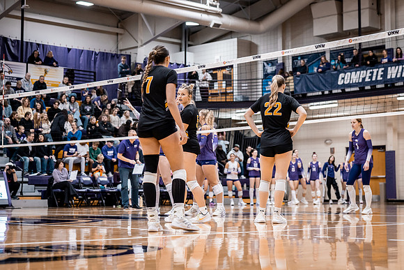 UWS VB vs UWS-6