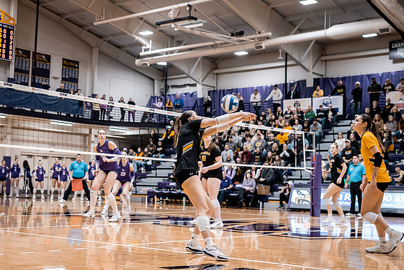 UWS VB vs UWS-2
