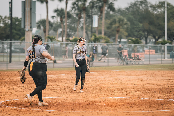 UWS SB vs Rockford-1-214