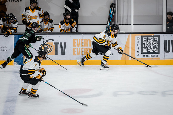 CMHKY vs UND Edits-152