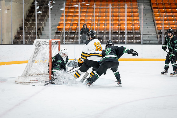 CMHKY vs UND D2-70