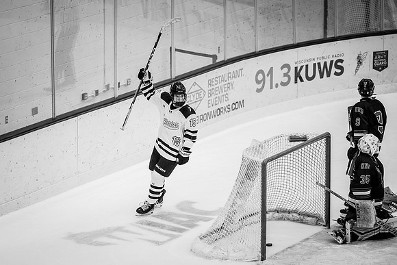 CMHKY vs UND D2-127