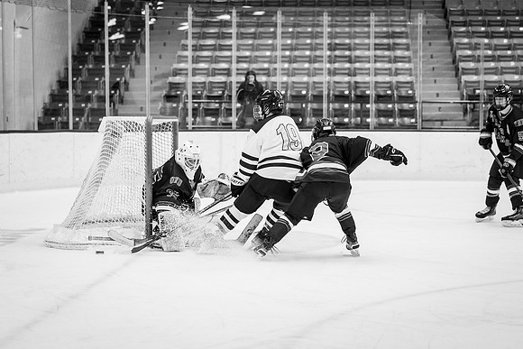 CMHKY vs UND D2-71