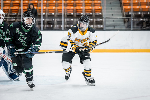CMHKY vs UND D2-59