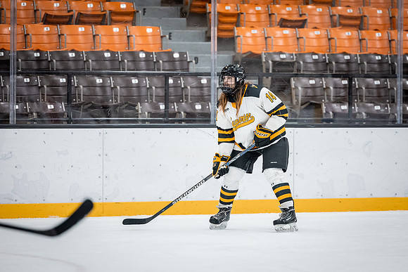 CMHKY vs UND D2-77