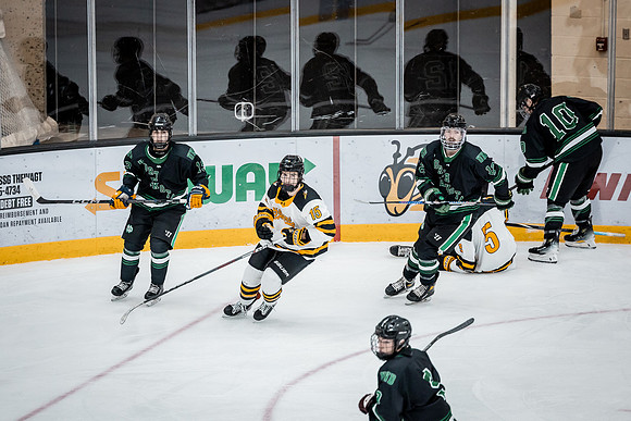 CMHKY vs UND D2-122
