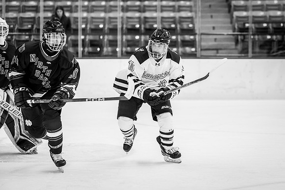 CMHKY vs UND D2-60