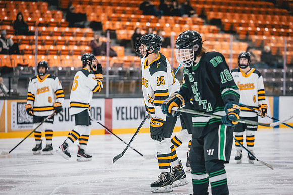 CMHKY vs UND Edits-2