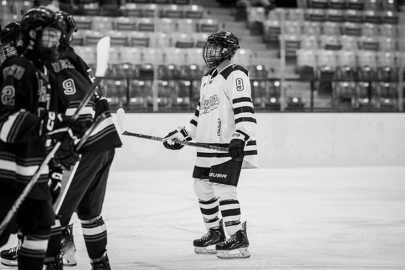 CMHKY vs UND D2-33