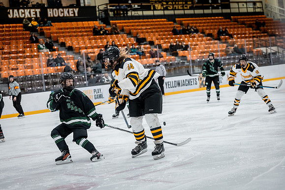 CMHKY vs UND D2-30