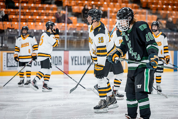 CMHKY vs UND D2-7