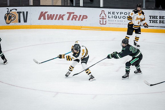CMHKY vs UND D2-87