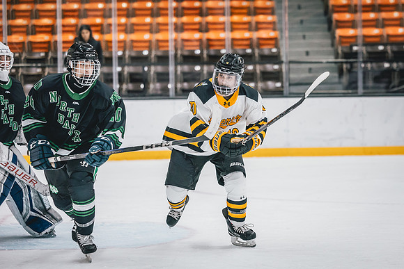 CMHKY vs UND Edits-16