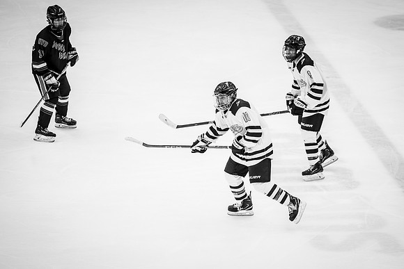 CMHKY vs UND D2-110